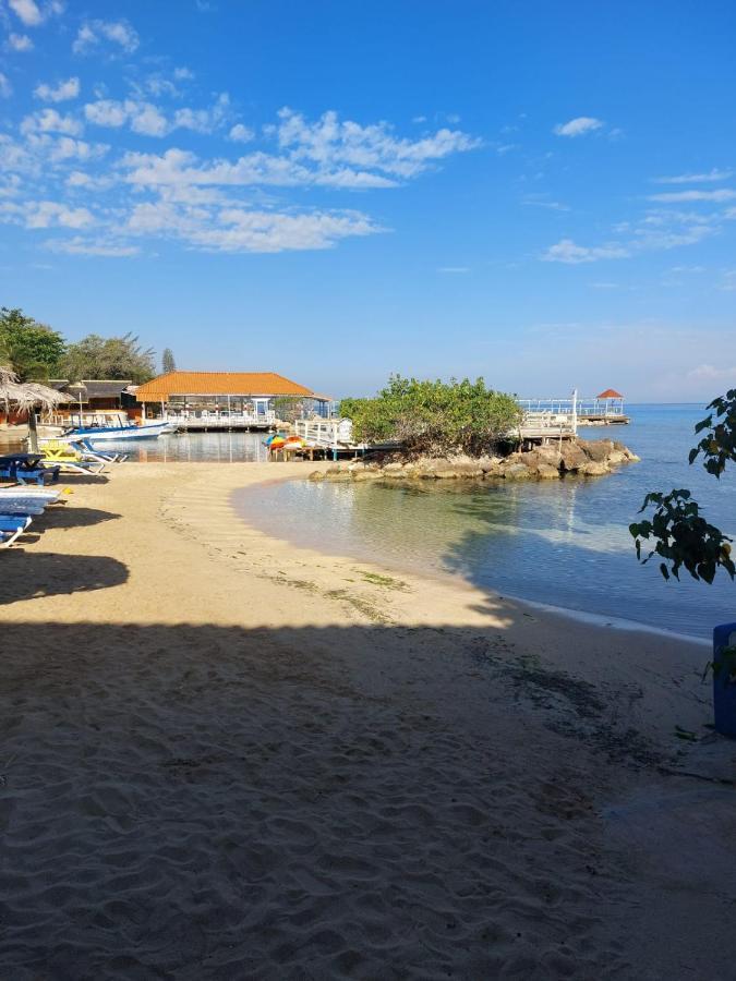 Cozy Villa Escape Runaway Bay Exteriör bild